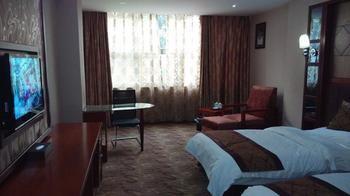 Tengyi Grand Hotel Kunming Bagian luar foto